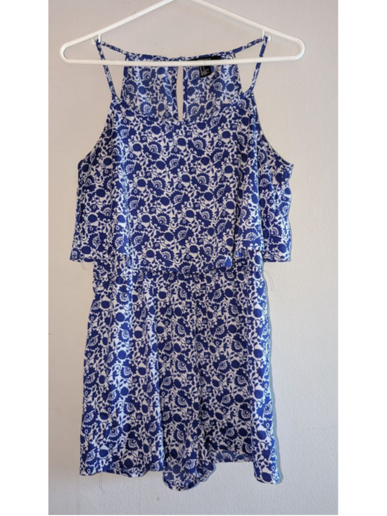 FOREVER 21 Pants - FOREVER 21 Blue White Floral Romper Size Small